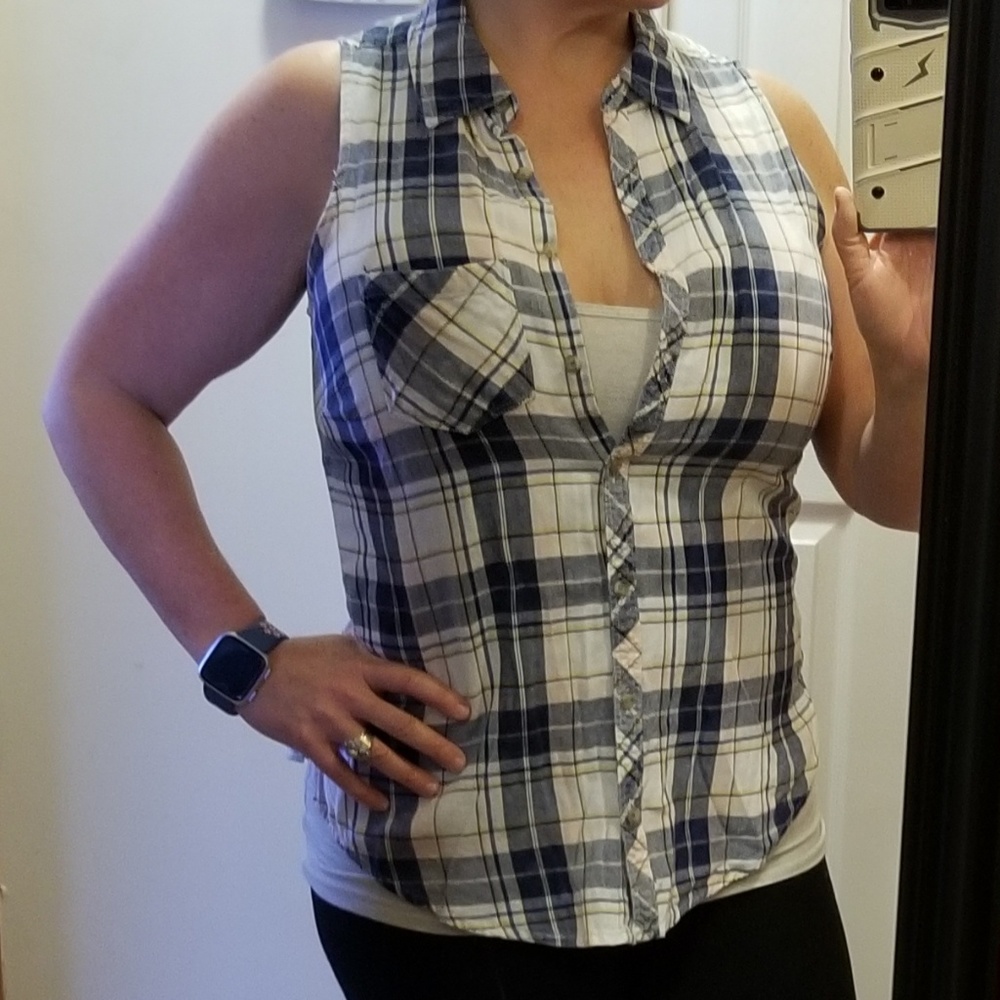 Maurices Blue and White Plaid Collared Shirt Small